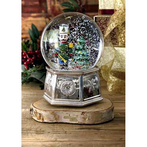 Add Christmas Snow Globes To Your Christmas Decorations