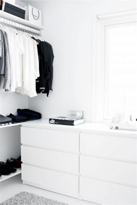 17 Simple And Stylish Minimalist Closet Ideas Styleoholic