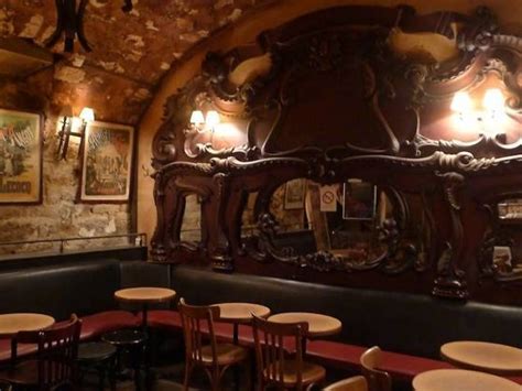 The Best Cheap Bars In Paris Where To Drink On A Budget Bars And Pubs Time Out Paris