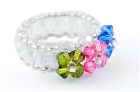 Bagues en perles de Swarovski par Poésie des Perles Bague en cristal