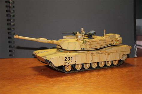 M1a1 Abrams Us Army Tank Iraq 2003 Plastic Model Military Vehicle