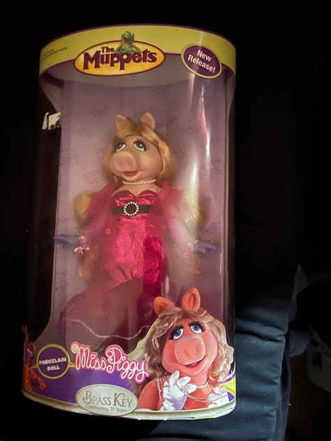 Muppets Miss Piggy 12 Inch Porcelain Doll New In Original Box Muppets
