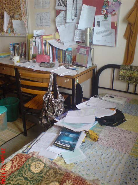 Kolej matrikulasi johor (kmj) ialah sebuah kolej matrikulasi yang terletak di tangkak, johor, malaysia.1 kolej ini telah mula beroperasi pada bulan mac 2002, ketika program pendaftaran dan. The Bihahensem's: Pahit Manis Di Kolej Matrikulasi Johor