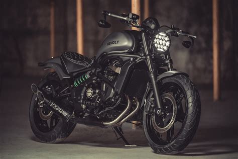 Motor bicilíndrico en paralelo de 649 cc. Kawasaki Vulcan S Bobber by Revolt Cycles - BikeBound
