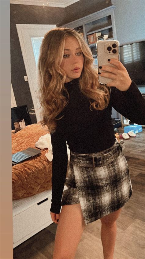 Absolutely Gorgeous In This Skirt Rbrecbassinger