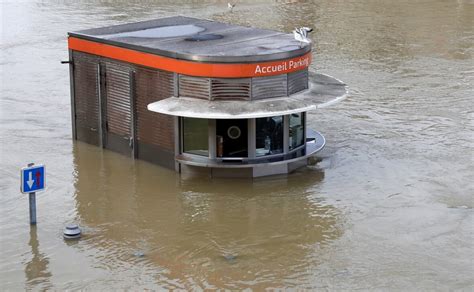 France Sees Worst Rains In 50 Years Floods Peak In Paris Cbc News