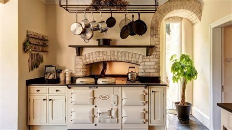Eight Great Ideas For A Small Kitchen Interior Design