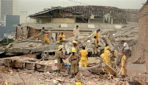 Por estos días en bogotá se habla acerca de las medidas de prevención que deben durante 10 días, desde el 29 de agosto en adelante, una larga serie de temblores y terremotos se. 1999: Terremoto en el Eje Cafetero | Nacional | Caracol Radio