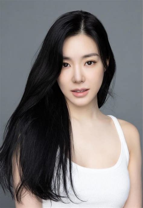 Tiffany Hwang 2022 Instagram