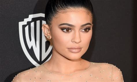 how many piercings does kylie jenner have she s got quite the accessory collection — photos