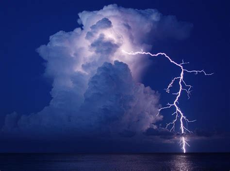 The Ten Most Incredible Lightning Photographs