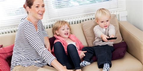 5 Tips For Picking Your Preschoolers First Tv Shows Huffpost