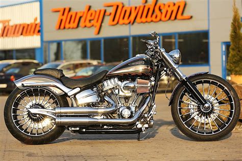 Harley Davidson Breakout Cvo Gets An Extra Touch Of German Custom