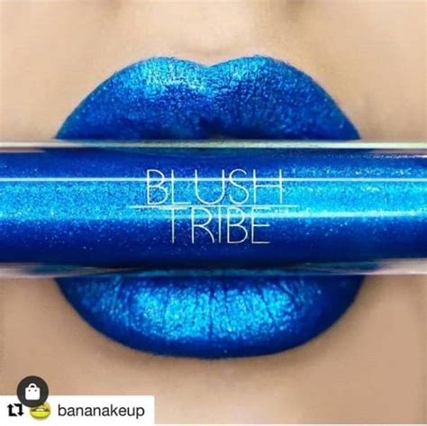 20 Ways To Wear Blue Lipstick The Glossychic Blue Lipstick Blue Lips Lipstick