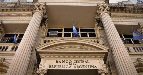 Pix is recognized as a groundbreaking financial project implemented by a central bank. El Banco Central envió a la "C" a cinco bancos de Rosario ...