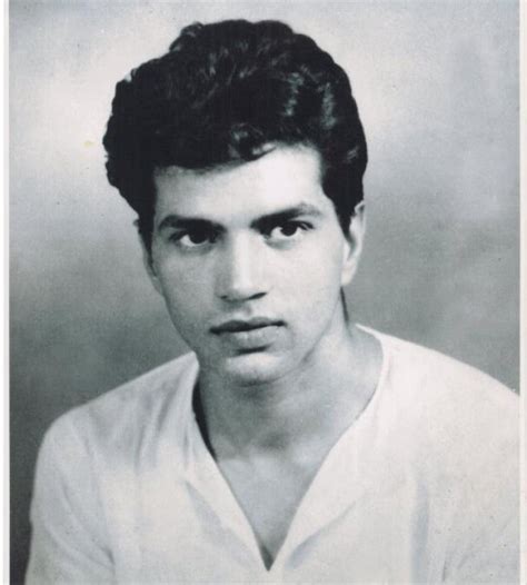 He was more or less the mr. Portrait of Hindi Movie Star Dharmendra in His Young Age ...