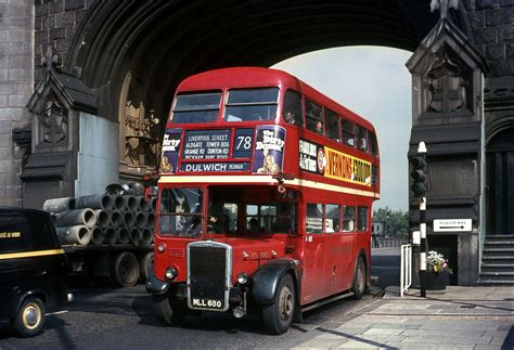 Solve RTL1318 78 Double Decker Bus On Tower Bridge 1967 Jigsaw Puzzle