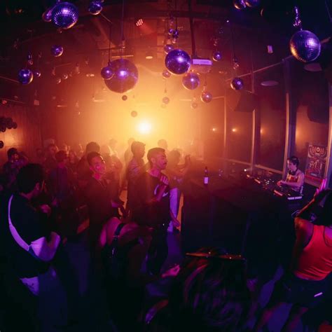 Best Bars And Clubs In Singapore [2023 Guide]