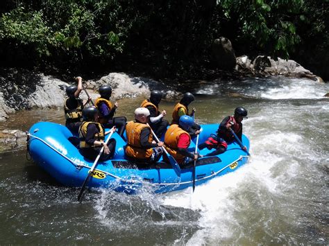 Airnya yang jernih mengalir dari banjaran titiwangsa hingga terus ke sungai slim berhampiran pekan slim river. PROJEK OUTDOOR: WHITE WATER RAFTING MALAYSIA