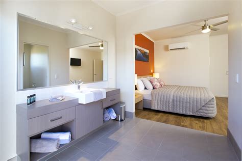 1 bedroom + 1.5 bathrooms. One Bedroom Apartment - Freshwater East Kimberley Apartments