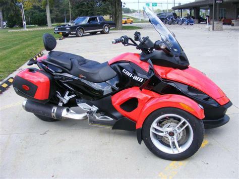 Brp is announcing production will begin on a 2009 spyder gs phantom black limited edition sm5 roadster. Buy 2009 Can-Am Spyder SE5 Sport Touring on 2040-motos