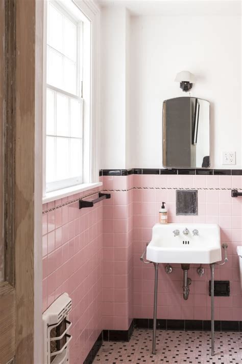 22 Vintage Bathroom Ideas With Retro Decor Apartment Therapy