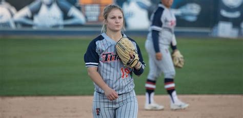 College News Cal State Fullertons Taylor Dockins Sees Best Wishes