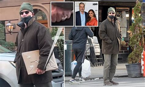 Satc Star Chris Noth Is Pictured Wearing His Wedding Ring In Nyc After Wife Spent Christmas Alone