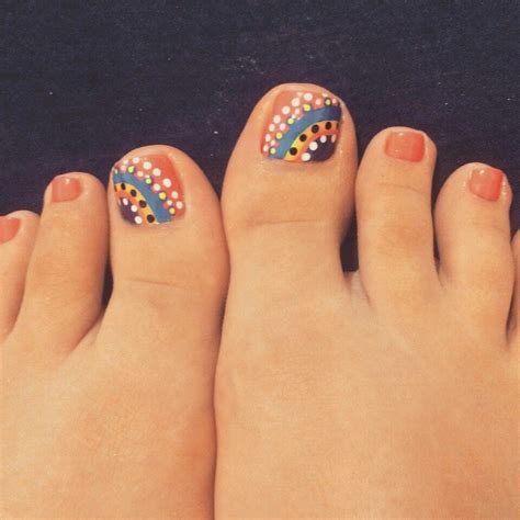 Un baño de pies en ajo puede terminar con los hongos. Uñas pies decoradas puntos y mucho color | uñas decoradas ...