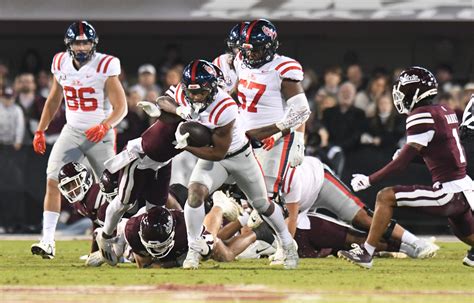 Ole Miss Beats Ms State To Win Egg Bowl 17 7 The Oxford Eagle The