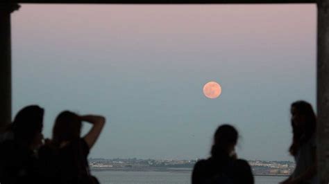 Is it a full moon tonight? How To Watch The Full 'Strawberry' Moon — The Last ...