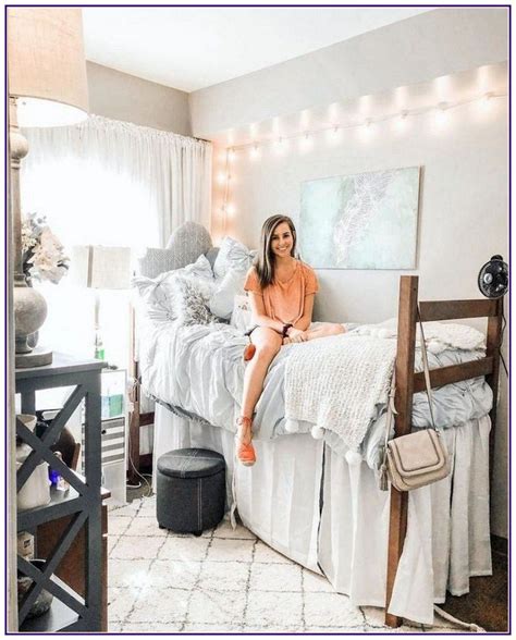 12 Insanely Cute Dorm Room Ideas 00005 In 2020 College Dorm Room