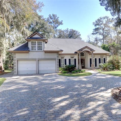 Luxury Home in Desirable Savannah Community