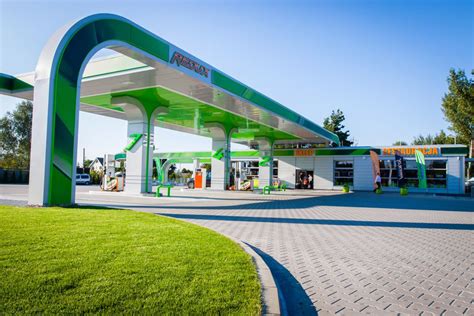 Complete Branding Gas Station Redux Małachowski Projekt Gasolinera
