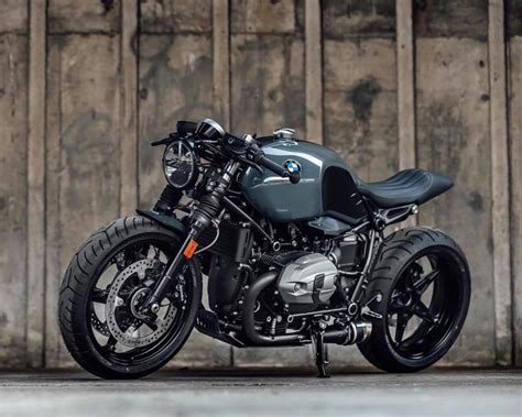 The instruments consisting of speedometer and tachometer harken back to historical times and emphasize the essential and minimalist visual appeal of the motorcycle. BMW R nine T by K-Speed - Un magnifique Café Racer Germano ...