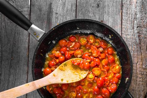 Cooked Tomatoes can Reduce the Risk of Prostate Cancer - American ...