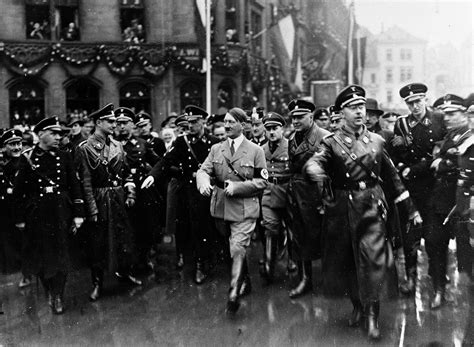 Book Review Of The Death Of Democracy Hitlers Rise To Power And The Downfall Of The Weimar