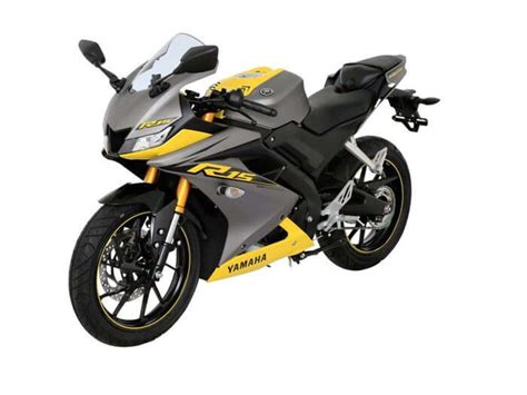 Check yzf r15 v3 know the updated prices of the r15 v3 bs6 and yamaha's other bs6 models here. 2019 Yamaha R15 V3.0 Gets Striking New Colour Options In ...