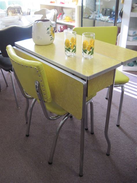 Yellow S Cracked Ice Formica Table And Chairs Retro Kitchen Tables Retro Kitchen
