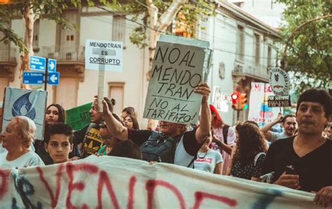 Argentina Resumen Gremial Y Social Los Gremios Combativos Ante La Ausencia De La Central