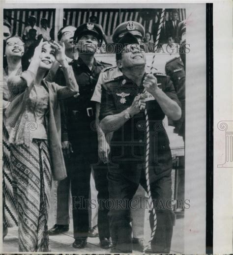 Press Photo Madame Ratna Sari Dewi Sukarno Dutch East Indies Great