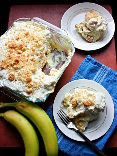 Pour over cubed bread and let sit for 10 minutes. Paula Deen's Banana Pudding | Tasty Kitchen: A Happy ...
