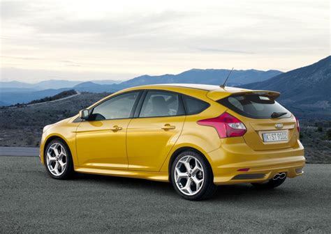 Newmotoring Ford Focus St 2012 Rear Newmotoring