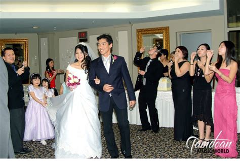 Cô kết hôn với tiến dũng vào ngày 04 tháng 2 năm. Celebrities' Spouse 3