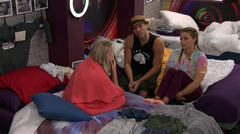 Nicole Talks With Enzo Christmas About Telling Ian That He Doesn T Have The Votes To Stay YouTube