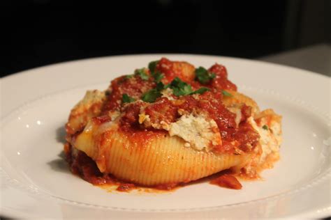 How many jumbo shells are in a 12 oz box. Stuffed Shells with Italian Sausage and Caramelized Onion ...