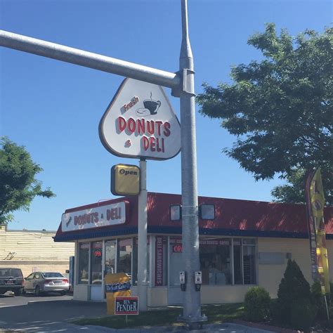 Fresh Donut And Deli South Salt Lake Delis And Cafes Bakeries Try