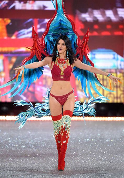 Kendall Jenner At The Victorias Secret Fashion Show Runway In