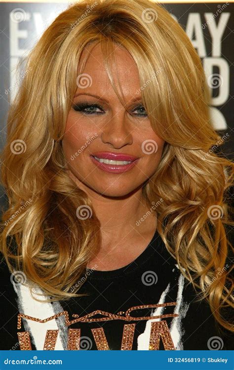 Pamela Anderson Imagen De Archivo Editorial Imagen De Palillos 32456819