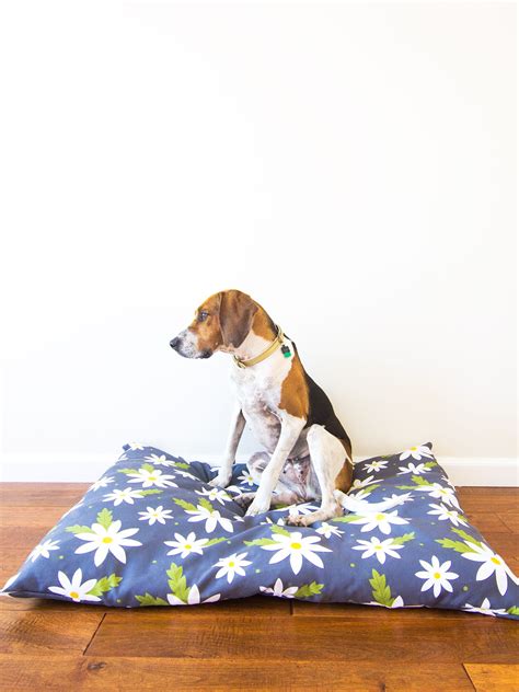 Maybe you would like to learn more about one of these? DIY Easy to Sew Zippered Dog Bed Cover - Sarah Hearts | Diy dog bed pillow, Diy dog pillow, Diy ...
